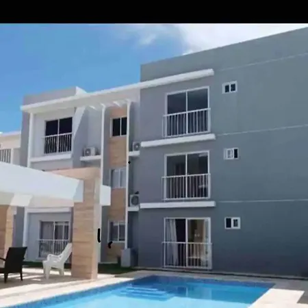 Luxurious 2 Bedroom Apartment With Pool